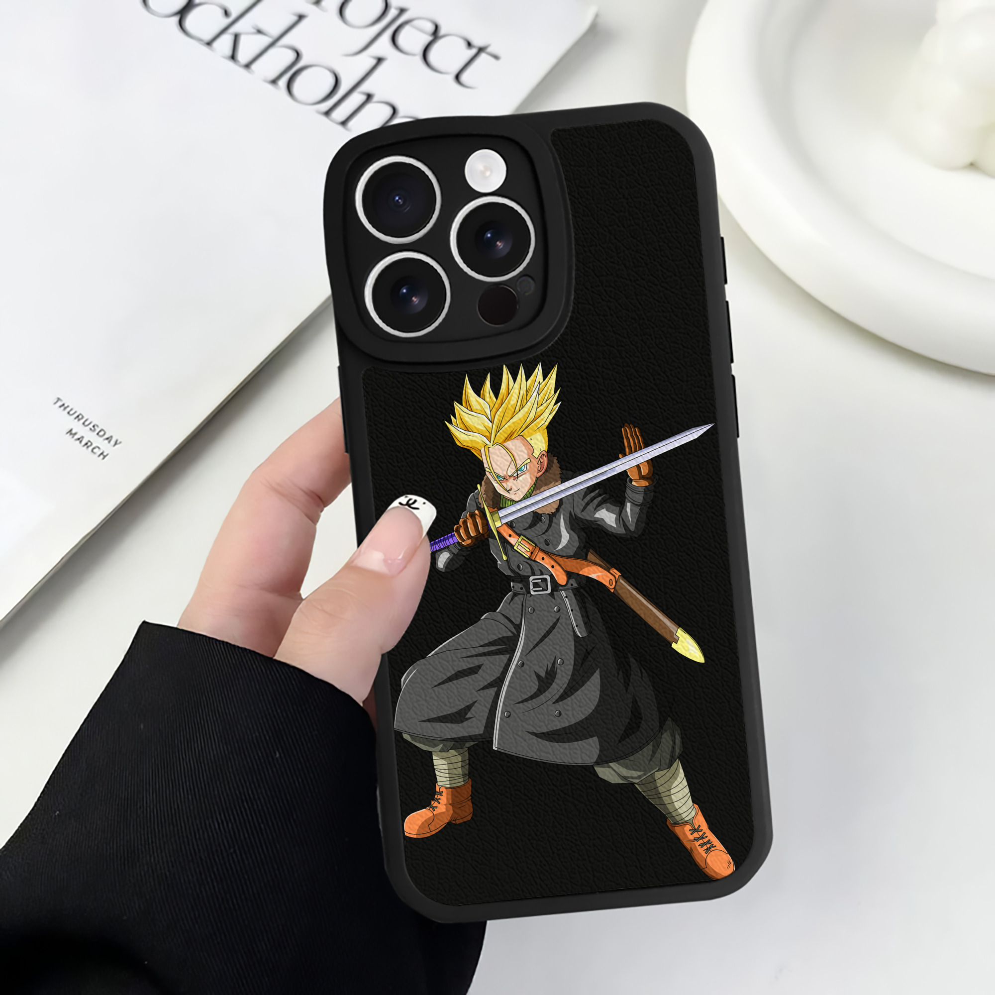 （画像用） ドラゴンボール トランクス（Torankusu）DRAGON BALL Trunks 【iPhone 16シリーズ対応】シリコンスマホケース（レザー調） 材質：シリコン